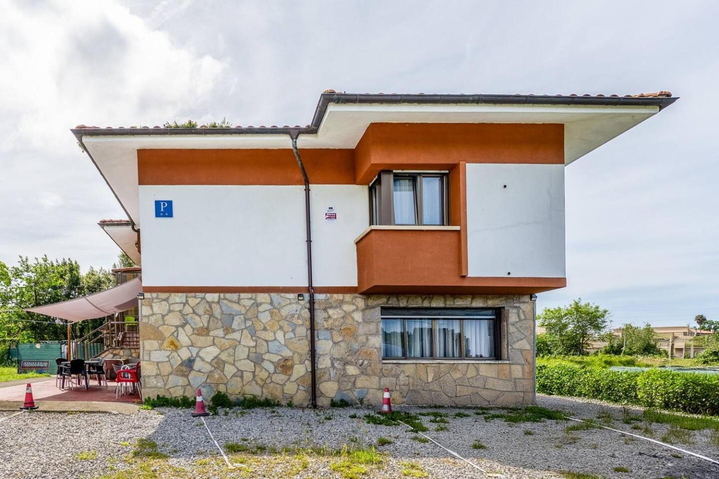 Villa Family House Gijón Exterior foto